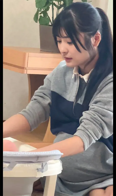 似鳥日菜｜自然な表情が印象的な場面-3